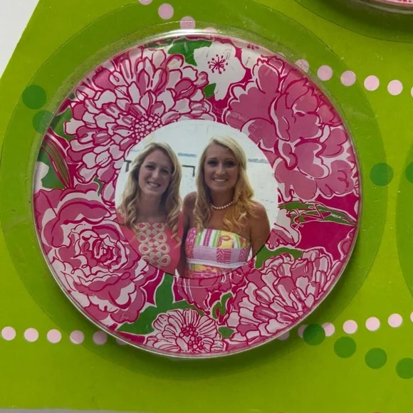 Lilly Pulitzer Photo Ornament Set NEW - Picture 2 of 5